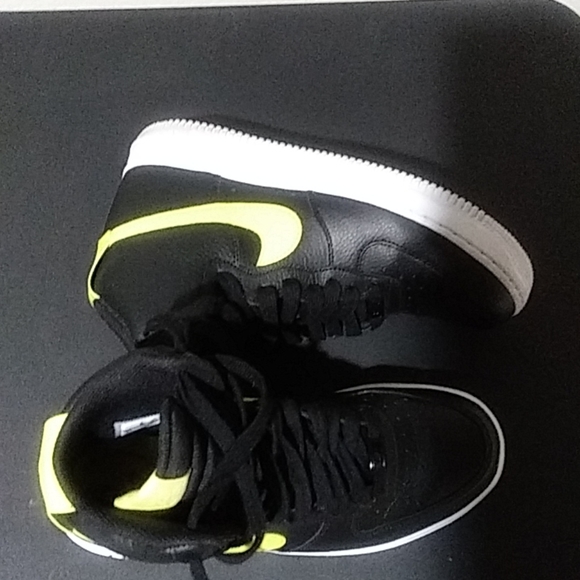 Dunks - Picture 3 of 3